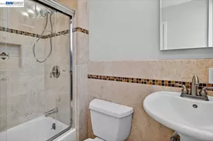 2836 Myrtle St, Oakland, CA 94608 - Photo 21