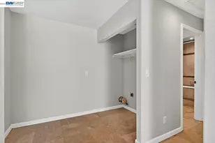 2836 Myrtle St, Oakland, CA 94608 - Photo 51
