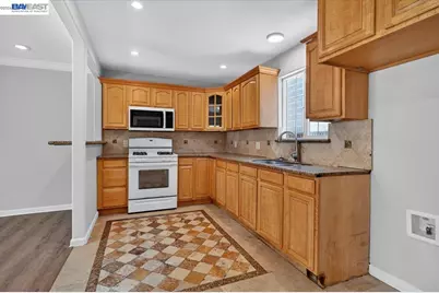 2836 Myrtle St, Oakland, CA 94608 - Photo 41