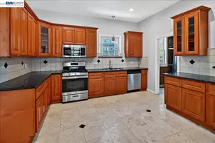 2836 Myrtle St, Oakland, CA 94608 - Photo 45