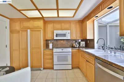1327 Star Bush Ln, San Jose, CA 95118 - Photo 9