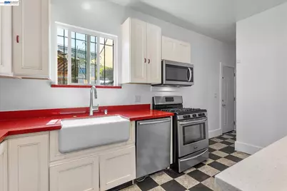 3246 Mlk Jr. Way, Oakland, CA 94609 - Photo 17