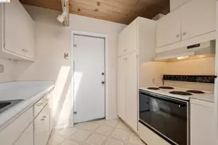 7279 Snake Rd, Oakland, CA 94611 - Photo 9
