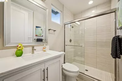 16 Sea Star Ct, Richmond, CA 94801 - Photo 25