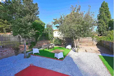 2732 Garden St, Oakland, CA 94601 - Photo 29