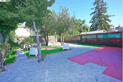 2732 Garden St, Oakland, CA 94601 - Photo 33