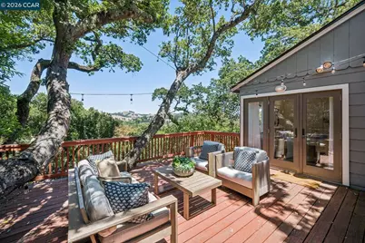 996 Hawthorne Dr, Lafayette, CA 94549 - Photo 7