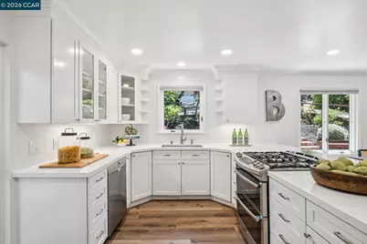 996 Hawthorne Dr, Lafayette, CA 94549 - Photo 13