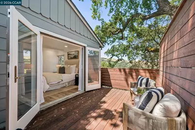 996 Hawthorne Dr, Lafayette, CA 94549 - Photo 17