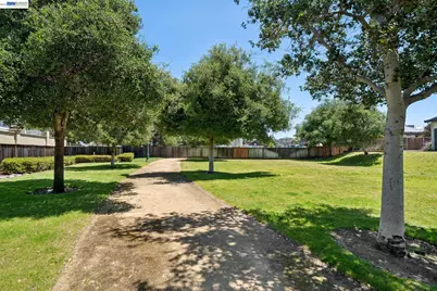 472 Diller St, Alameda, CA 94501 - Photo 41