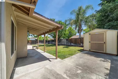 1820 Willow Creek Dr, Tracy, CA 95376 - Photo 21