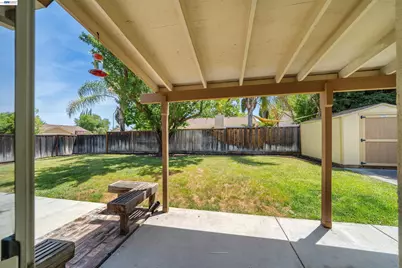 1820 Willow Creek Dr, Tracy, CA 95376 - Photo 23