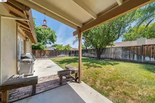 1820 Willow Creek Dr, Tracy, CA 95376 - Photo 21