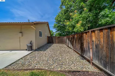 1820 Willow Creek Dr, Tracy, CA 95376 - Photo 25
