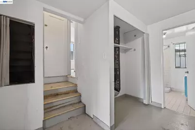 1227 33rd St, Oakland, CA 94610 - Photo 47