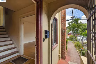 1227 33rd St, Oakland, CA 94610 - Photo 11