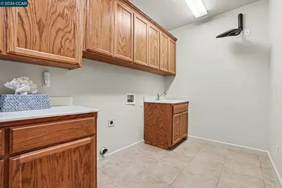 5666 Oakmont Ct, Discovery Bay, CA 94505 - Photo 19