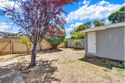6900 Halliday Ave, Oakland, CA 94605 - Photo 29