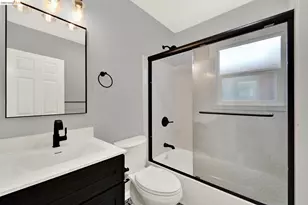 6900 Halliday Ave, Oakland, CA 94605 - Photo 19