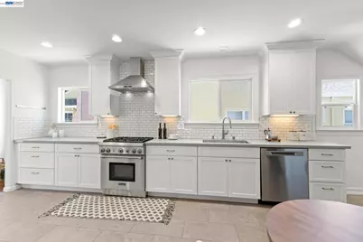 5869 Picardy Dr, Oakland, CA 94605 - Photo 17