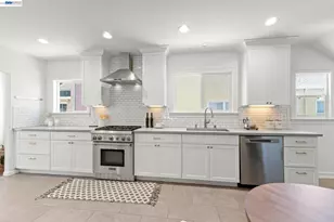 5869 Picardy Dr, Oakland, CA 94605 - Photo 17
