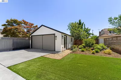 5869 Picardy Dr, Oakland, CA 94605 - Photo 47