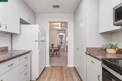 405 Centre Court, Alameda, CA 94502 - Photo 17