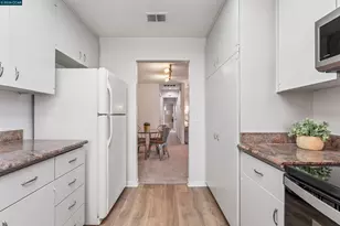 405 Centre Ct, Alameda, CA 94502 - Photo 17