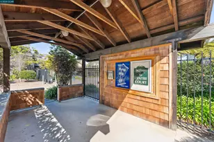 405 Centre Ct, Alameda, CA 94502 - Photo 3