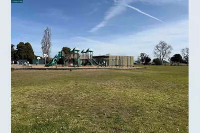 405 Centre Court, Alameda, CA 94502 - Photo 45
