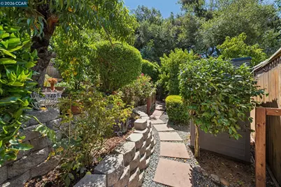 4034 Rusting Ave, Oakland, CA 94605 - Photo 49