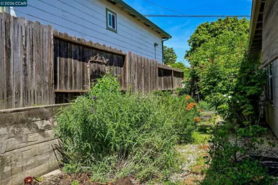 2110 Pomona Ave, Martinez, CA 94553 - Photo 25