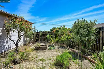 2110 Pomona Ave, Martinez, CA 94553 - Photo 23