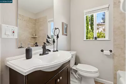 8019 Sterling Dr, Oakland, CA 94605 - Photo 23