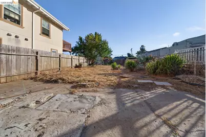 5533 Edgerly St, Oakland, CA 94621 - Photo 21