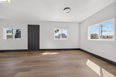 5533 Edgerly St, Oakland, CA 94621 - Photo 3