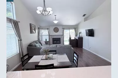8551 Summer Knoll Way, Elk Grove, CA 95624 - Photo 15