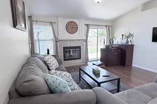 8551 Summer Knoll Way, Elk Grove, CA 95624 - Photo 5