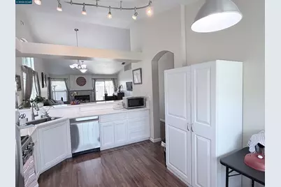 8551 Summer Knoll Way, Elk Grove, CA 95624 - Photo 13