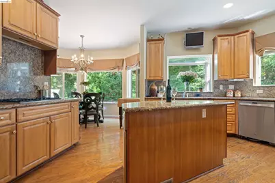 628 Stanley Ln, El Sobrante, CA 94803 - Photo 15
