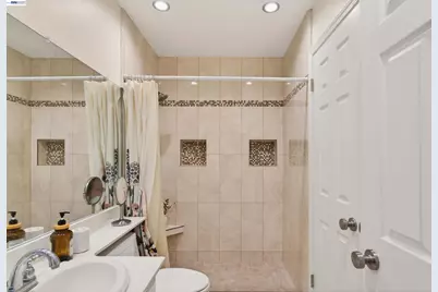 7483 Stonedale Dr, Pleasanton, CA 94588 - Photo 47