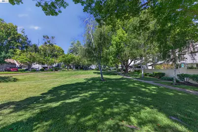 7483 Stonedale Dr, Pleasanton, CA 94588 - Photo 79