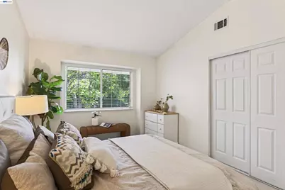 7483 Stonedale Dr, Pleasanton, CA 94588 - Photo 39