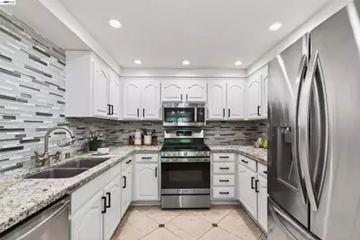 7483 Stonedale Dr, Pleasanton, CA 94588 - Photo 13