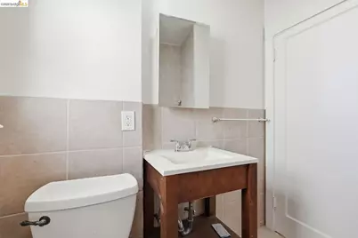 5320 El Camile Ave, Oakland, CA 94619 - Photo 19