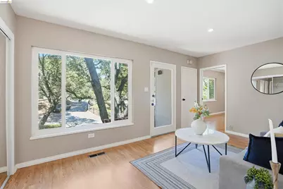 4500 Oak Hill Rd, Oakland, CA 94605 - Photo 23