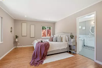 4500 Oak Hill Rd, Oakland, CA 94605 - Photo 29