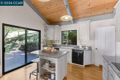 50 Altarinda Dr, Orinda, CA 94563 - Photo 17