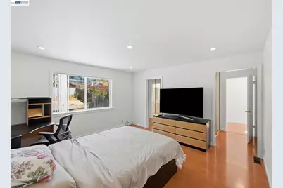 438 Leland Ave, San Francisco, CA 94134 - Photo 29