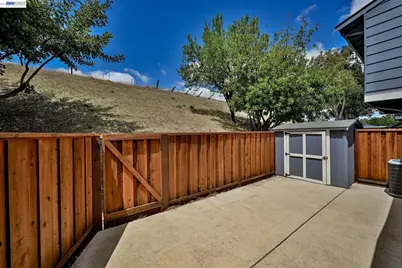 1202 Spring Valley Cmn, Livermore, CA 94551 - Photo 11